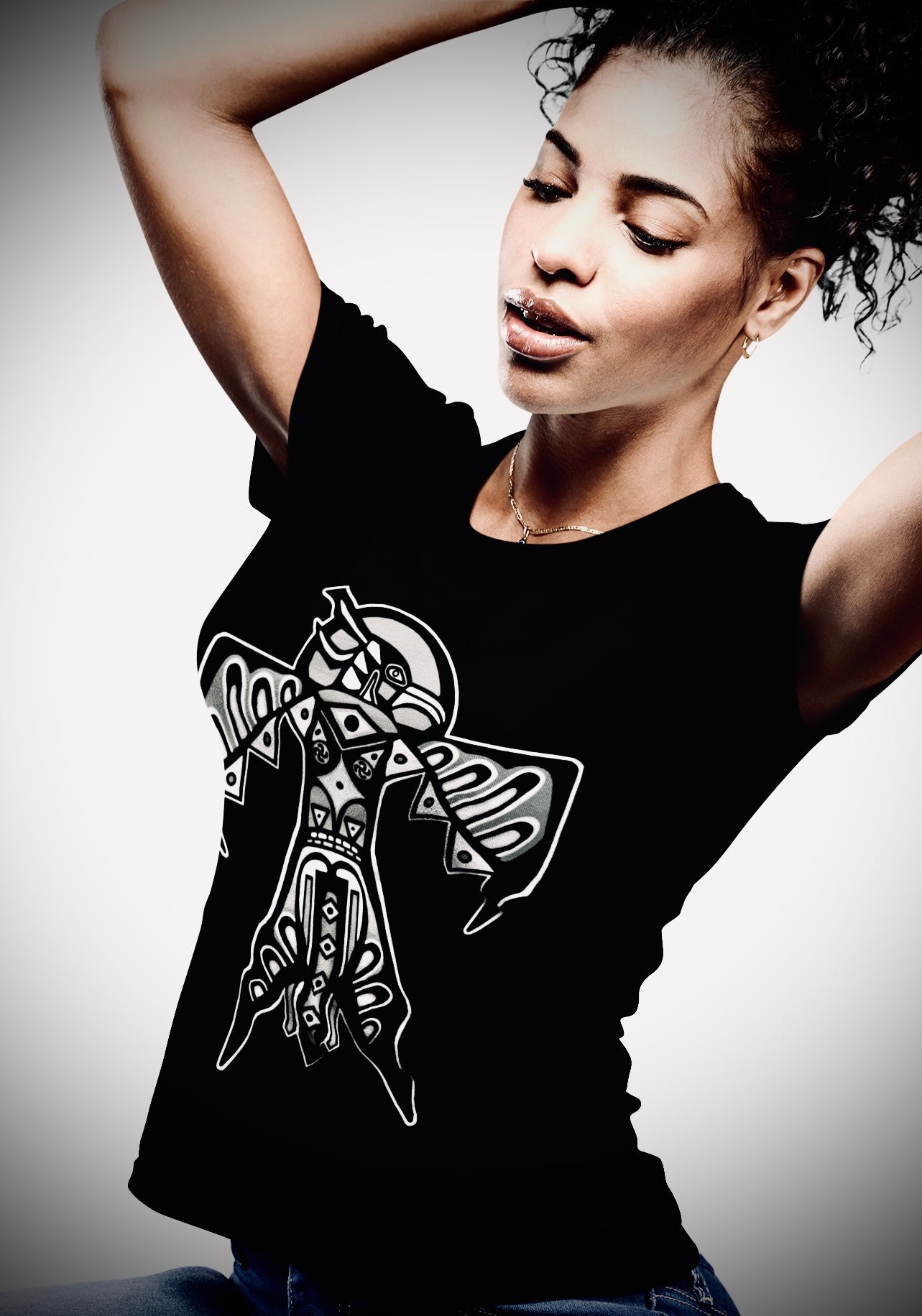 Thunderbird (Noir) - Women's Relaxed Crew Neck