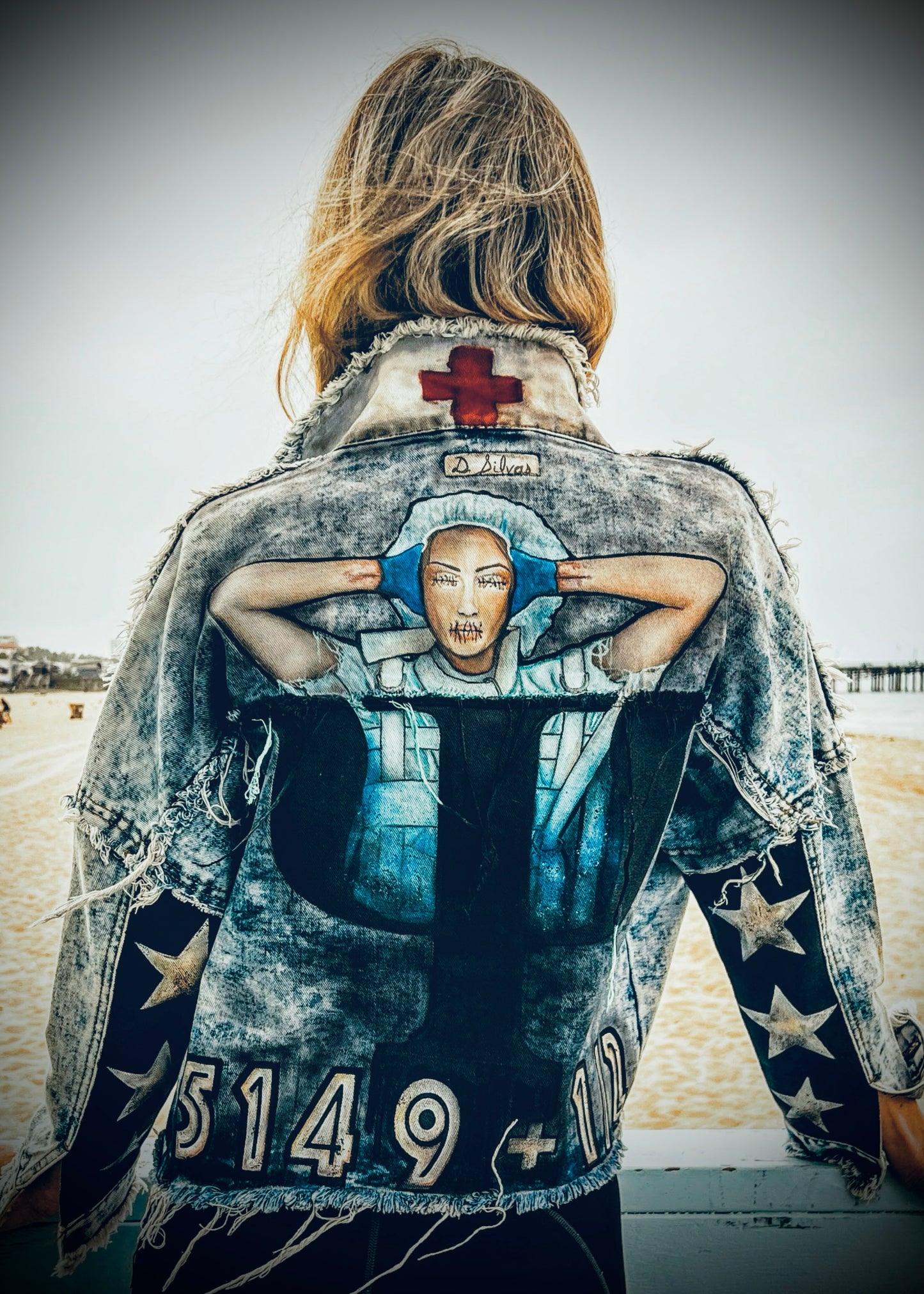 5149.5 - Women's Distressed Cropped Denim Jacket