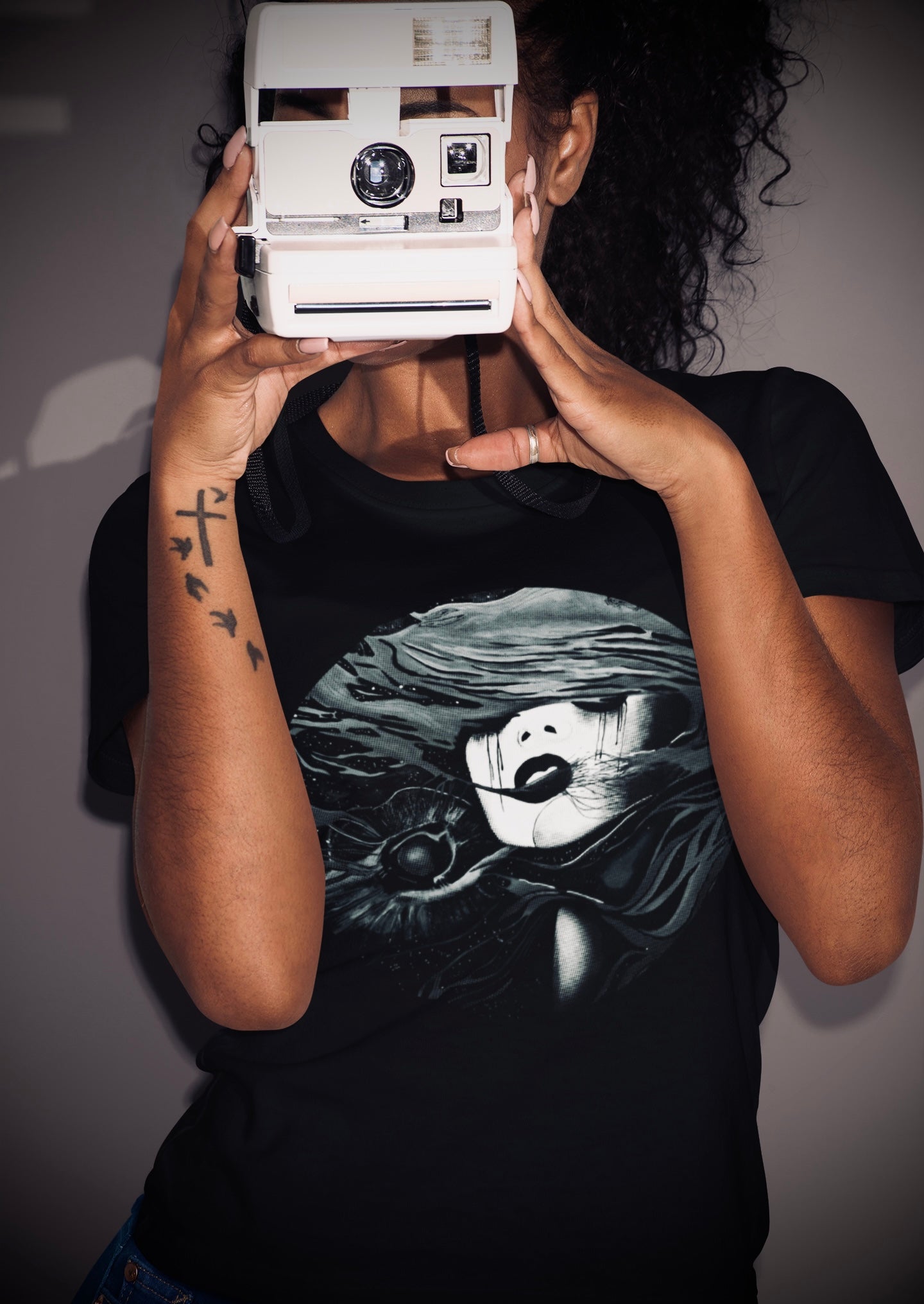 Fire (Noir) - Women's Relaxed Crew Neck Tee