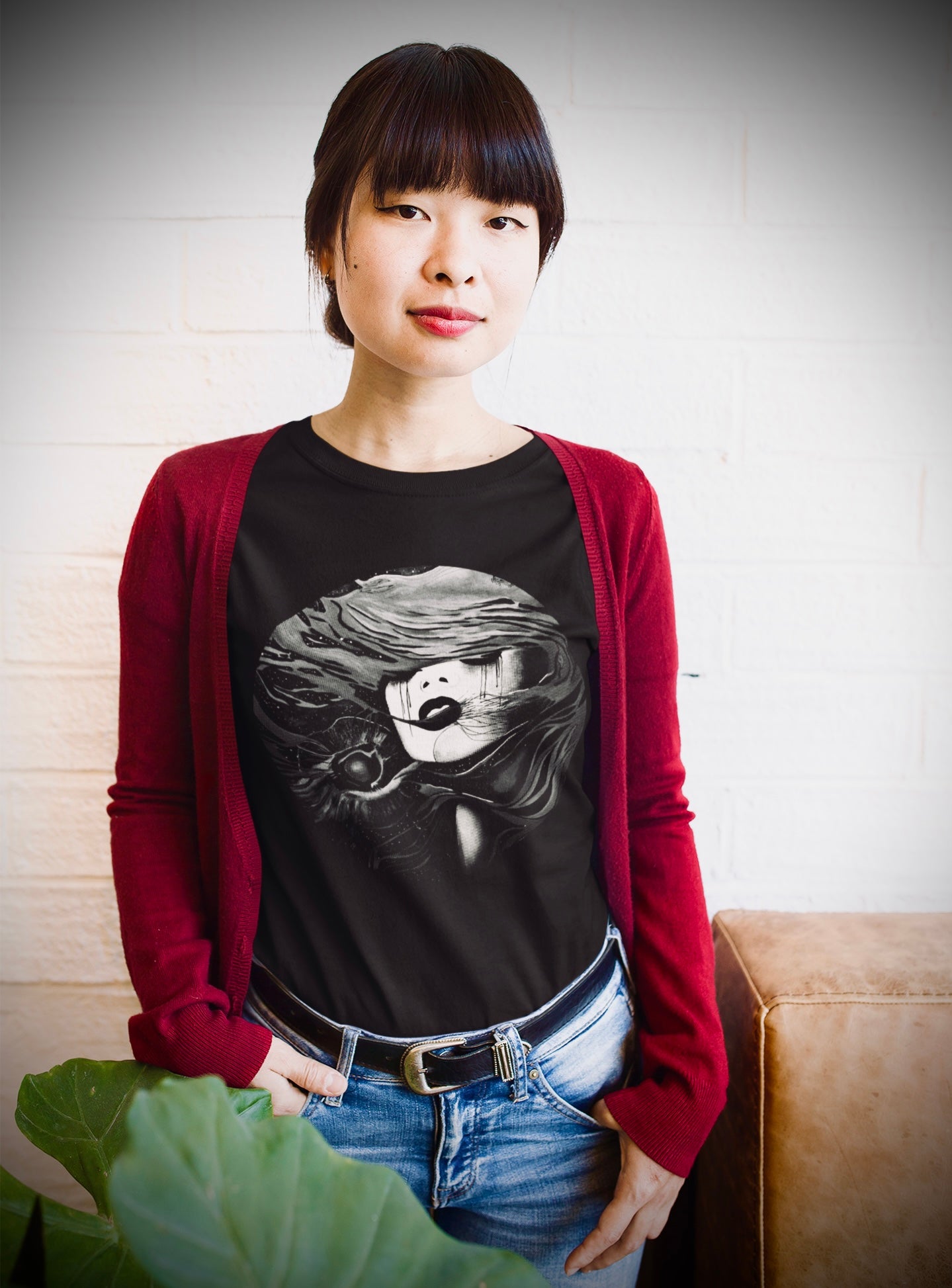 Fire (Noir) - Women's Relaxed Crew Neck Tee