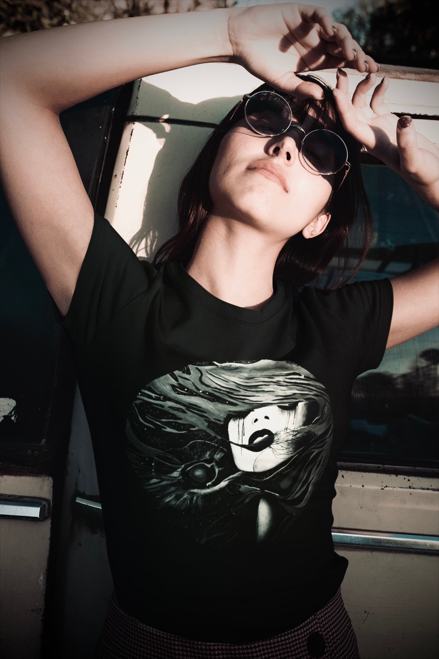 Fire (Noir) - Women's Relaxed Crew Neck Tee