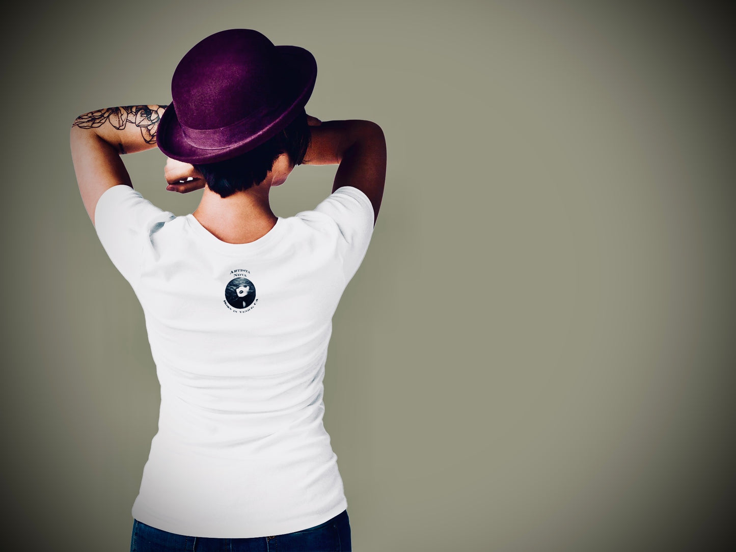 Fire (Noir) - Women's Relaxed Crew Neck Tee