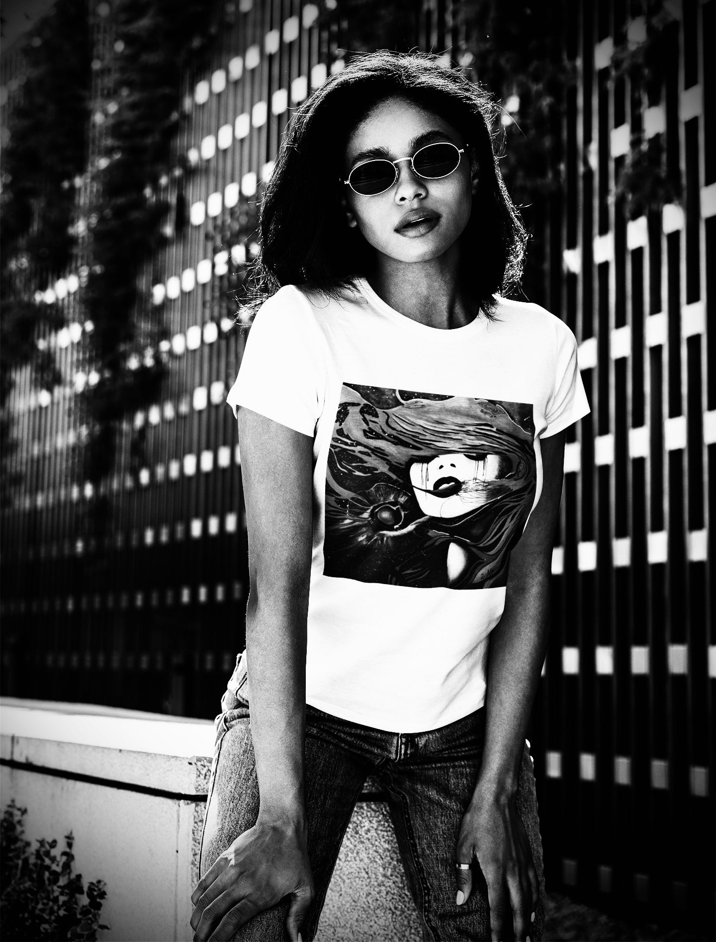 Fire (Noir) - Women's Relaxed Crew Neck Tee
