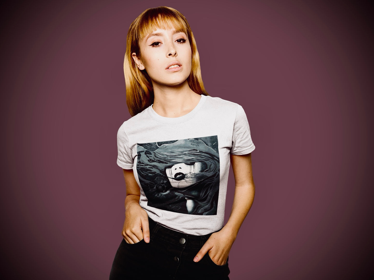 Fire (Noir) - Women's Relaxed Crew Neck Tee