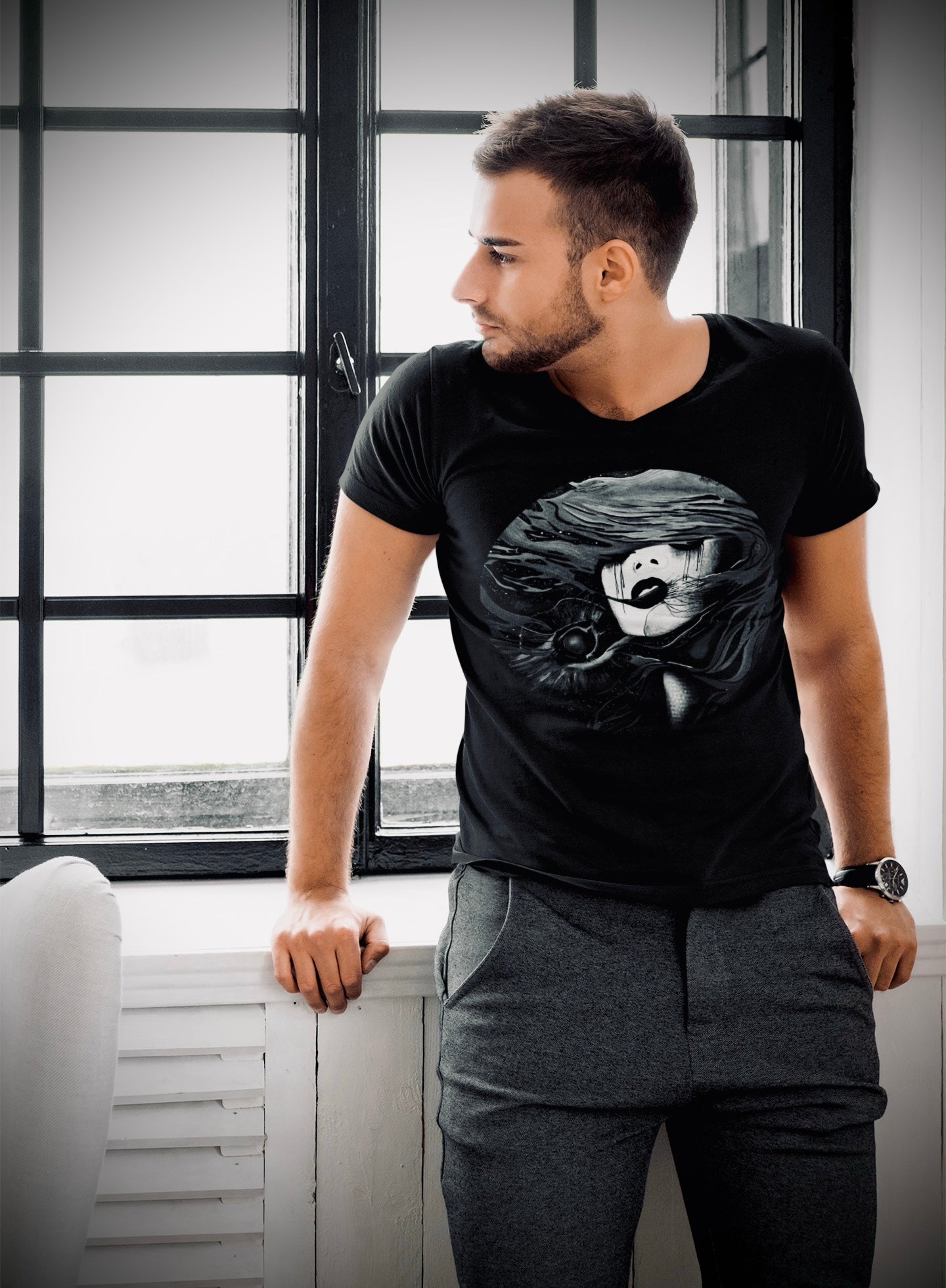 Fire (Noir) - Unisex Short Sleeve V-Neck Tee