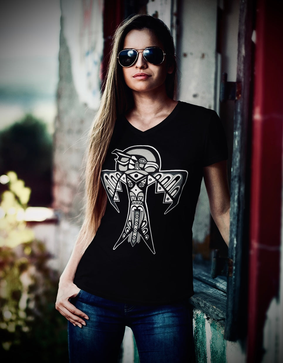 Thunderbird (Noir) - Unisex Short Sleeve V-Neck T-Shirt