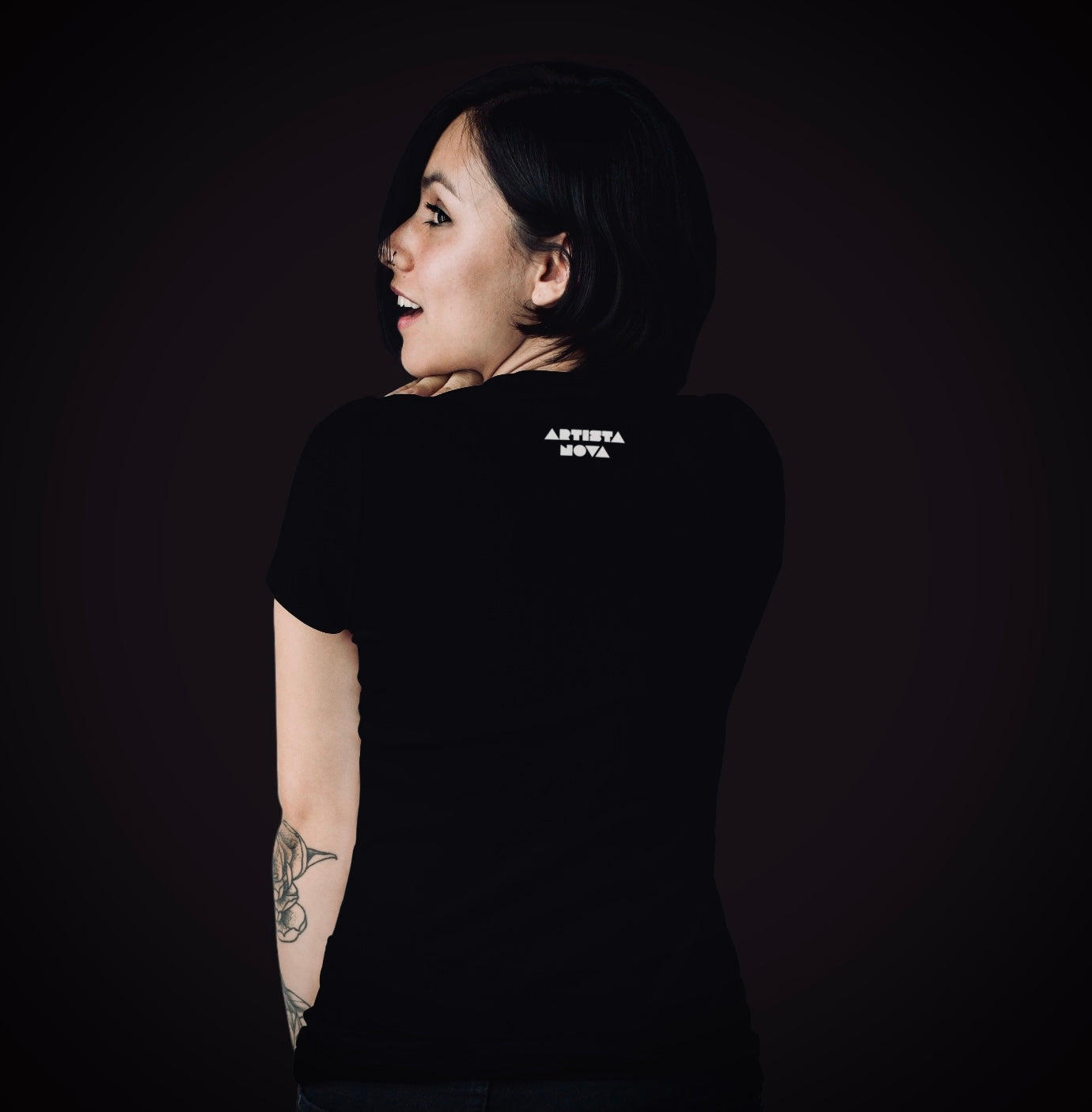 Thunderbird (Noir) - Unisex Short Sleeve V-Neck T-Shirt
