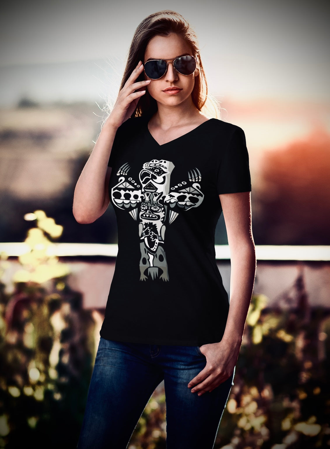 Eagle (Noir) Totem - Unisex V-Neck Tee