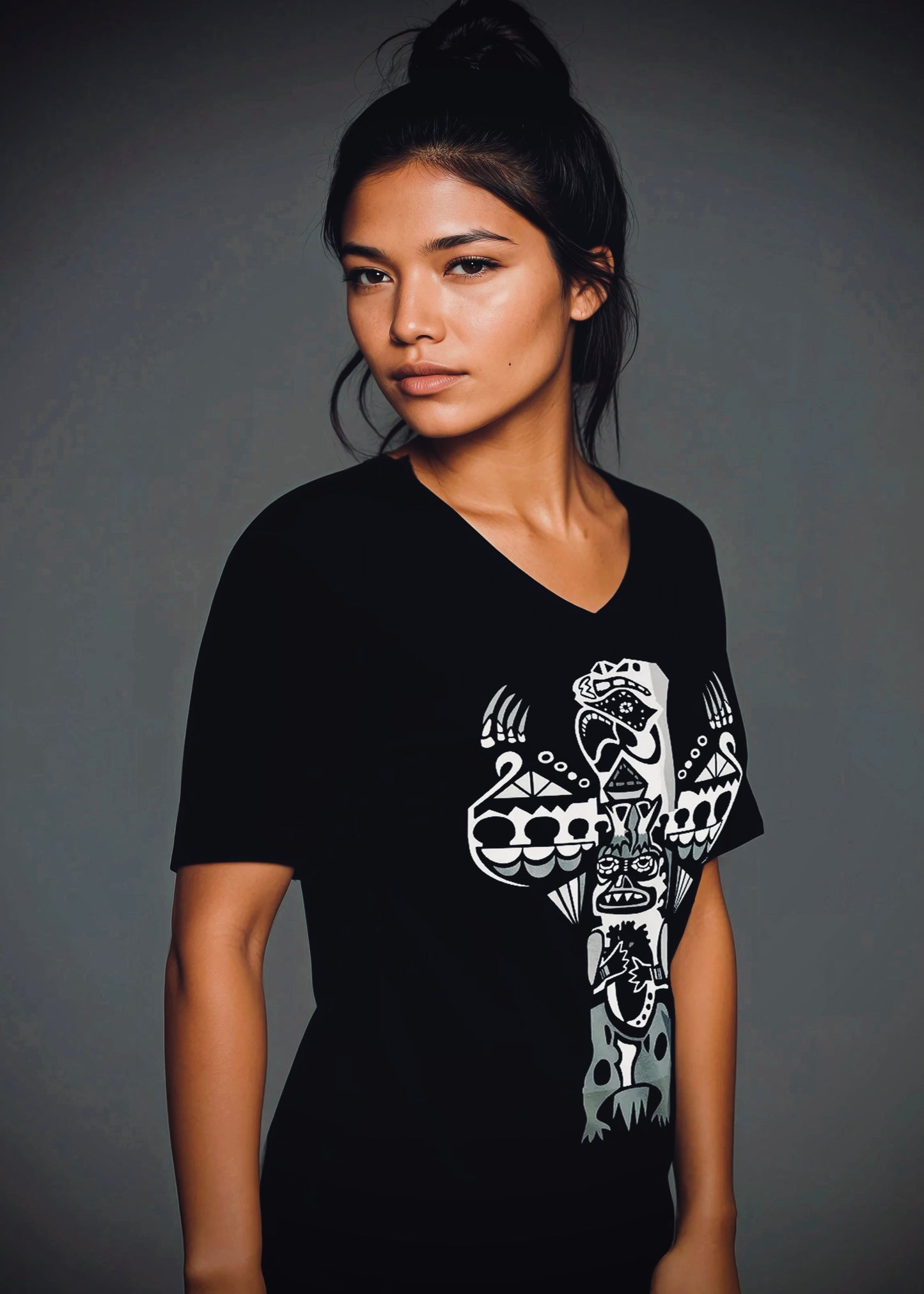 Eagle (Noir) Totem - Unisex V-Neck Tee