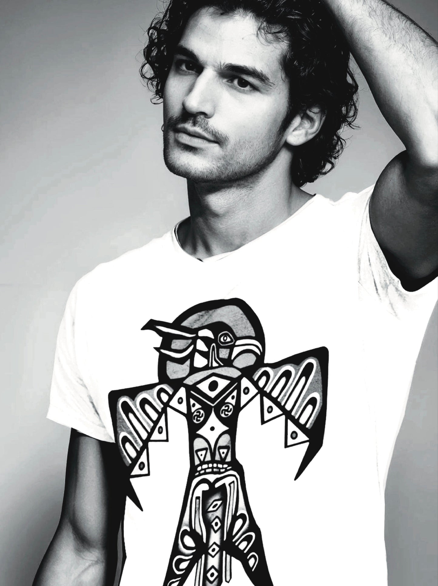 Thunderbird (Noir) - Unisex Short Sleeve V-Neck Tee