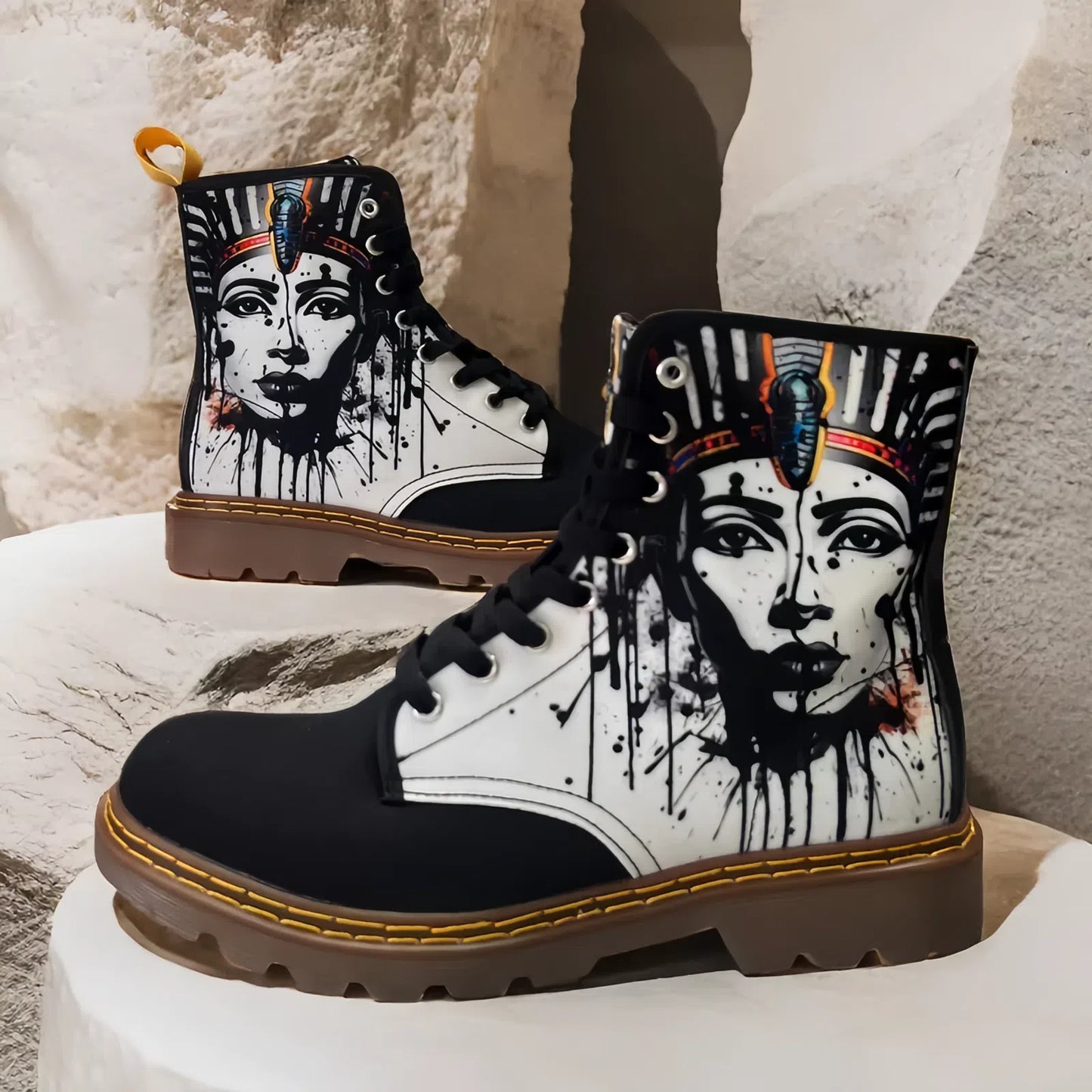 Beautiful Pharaoh (Noir) - Art Boots for Women