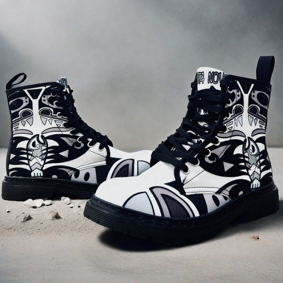 Indigenous Bear (Noir) - Art Boots for Women