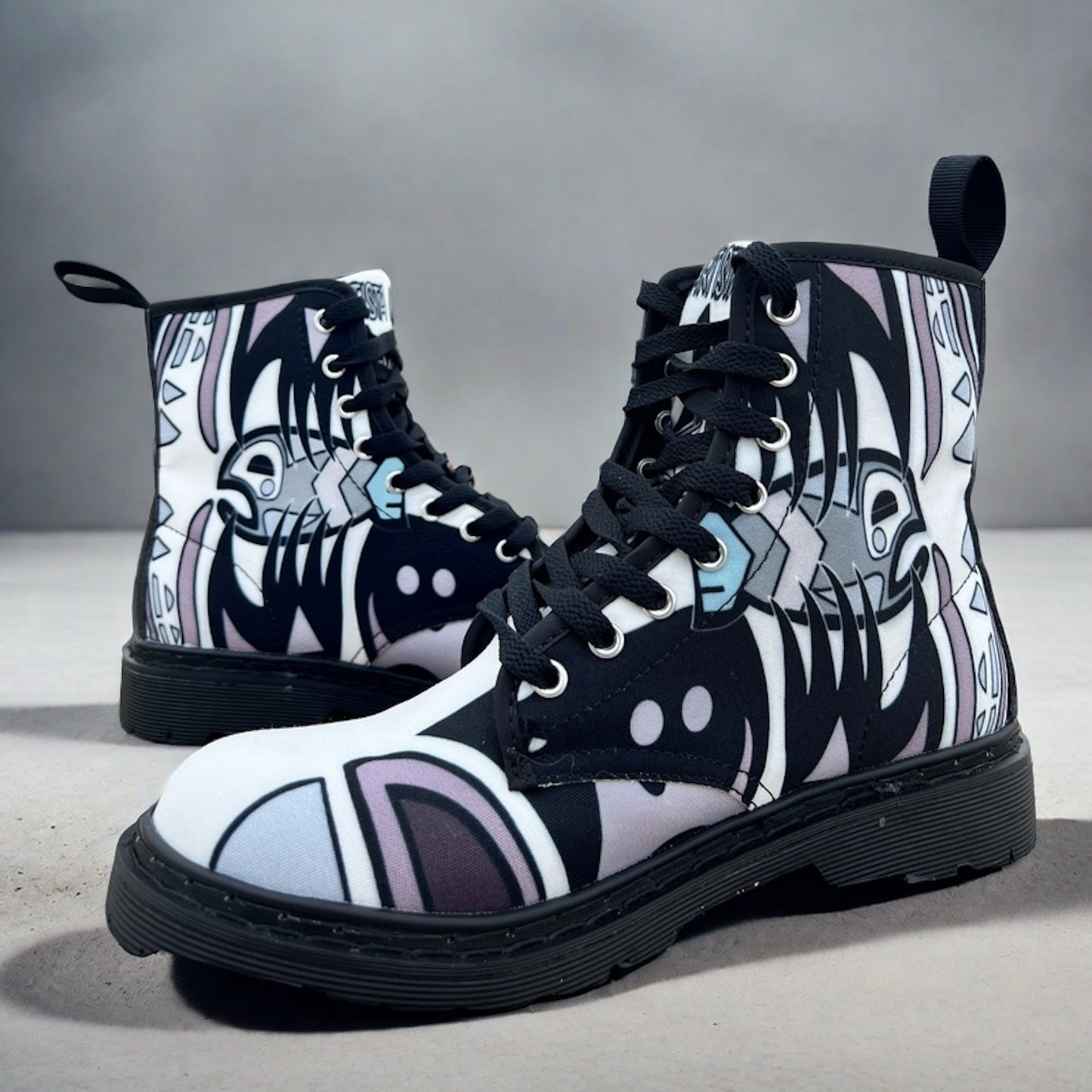 Indigenous Bear (Noir) - Art Boots for Women