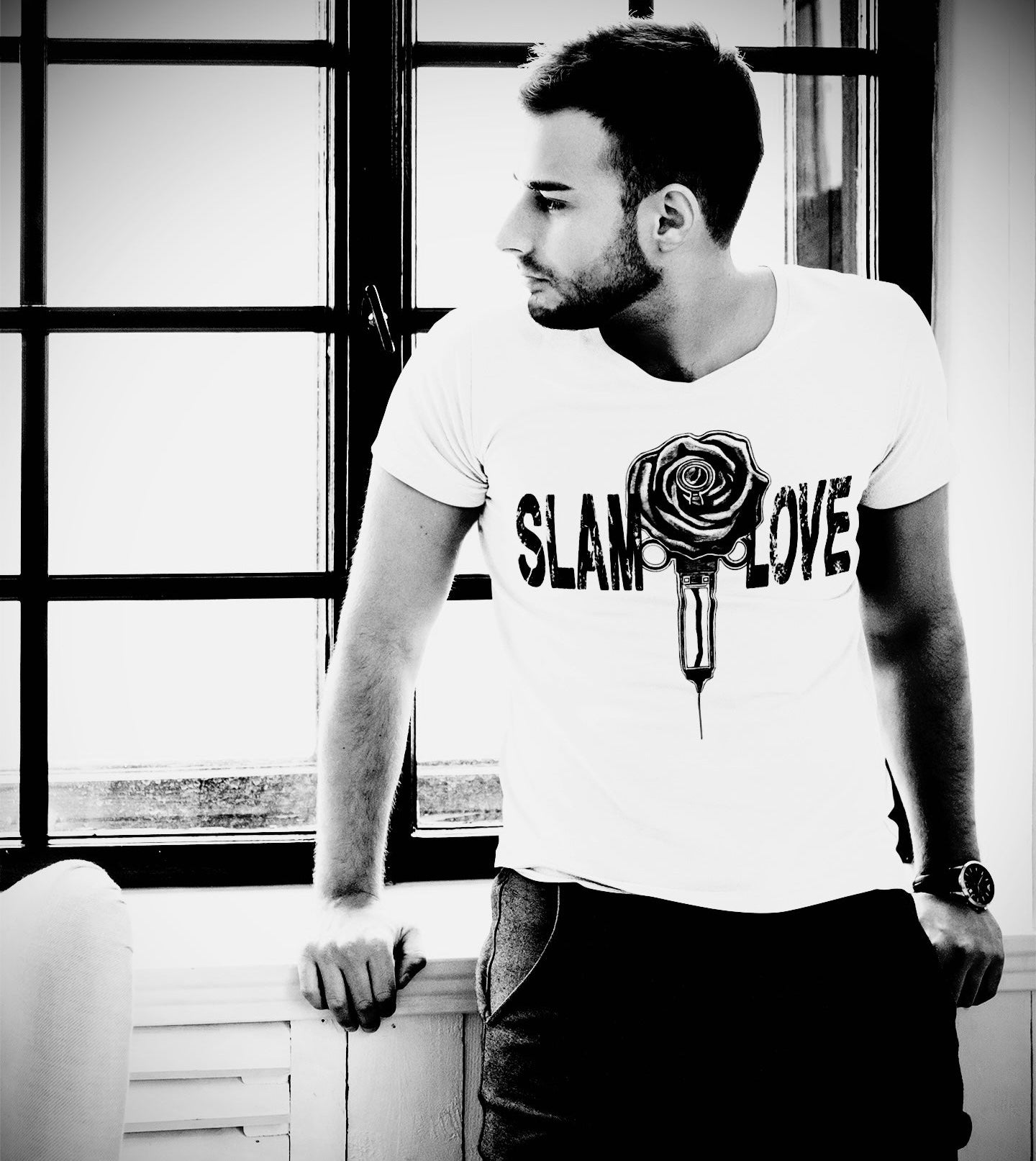 Slam Love (Noir) - Unisex Short Sleeve V-Neck Tee