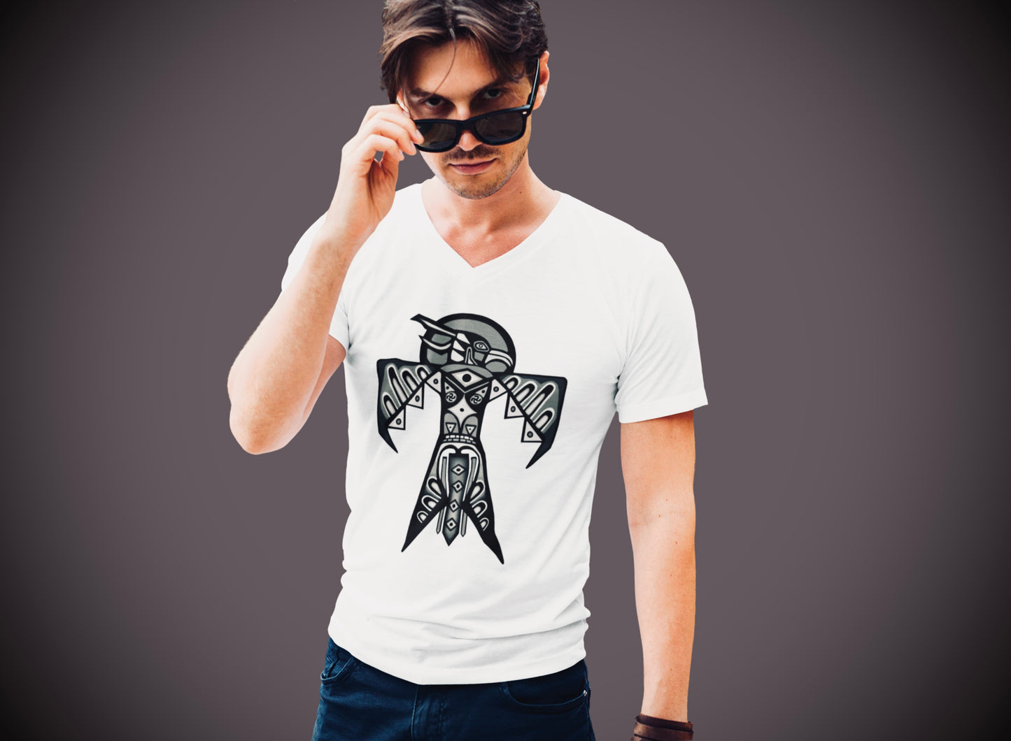 Thunderbird (Noir) - Unisex Short Sleeve V-Neck Tee