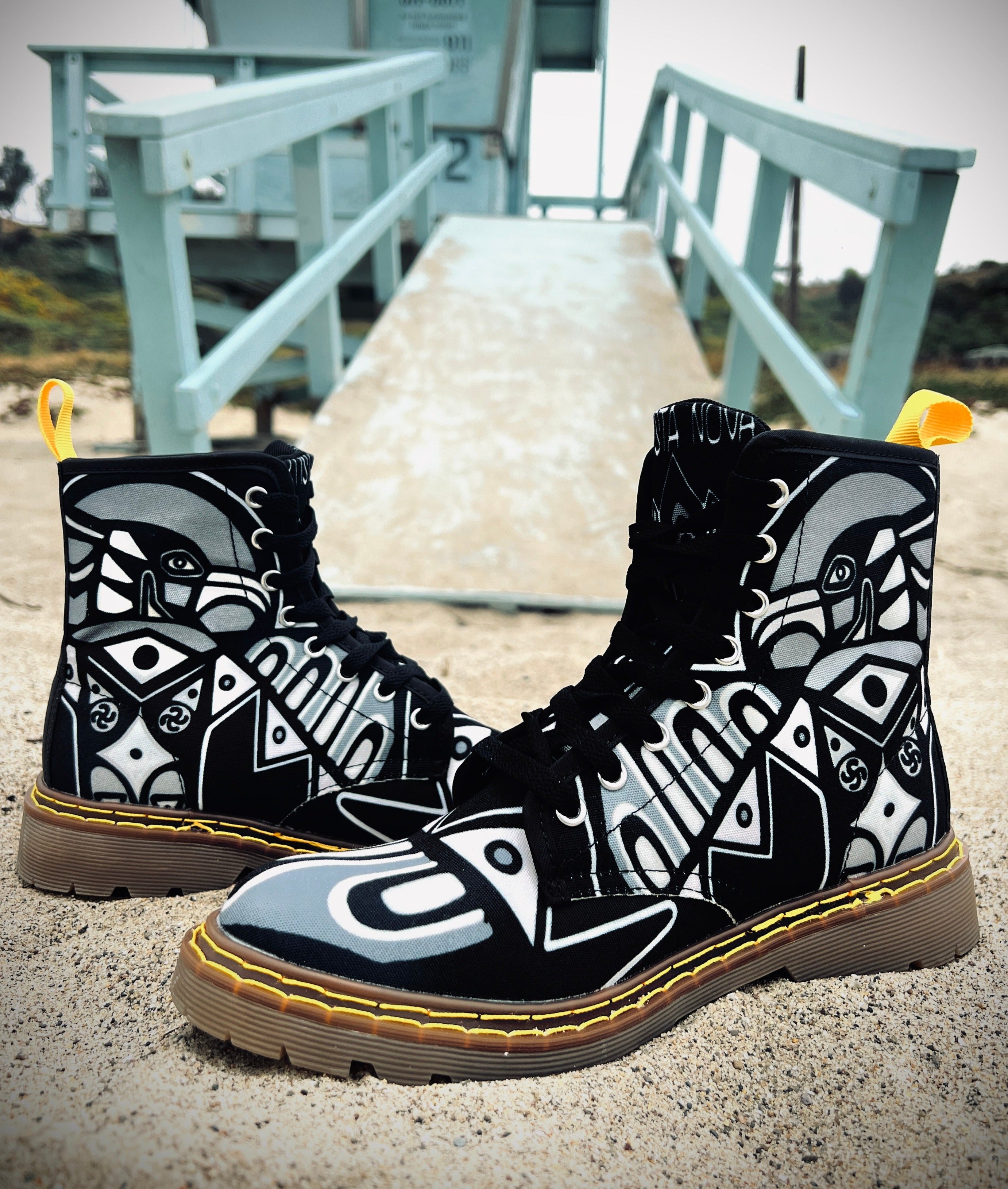 Thunderbird (Noir) - Relic Art Boots for Women