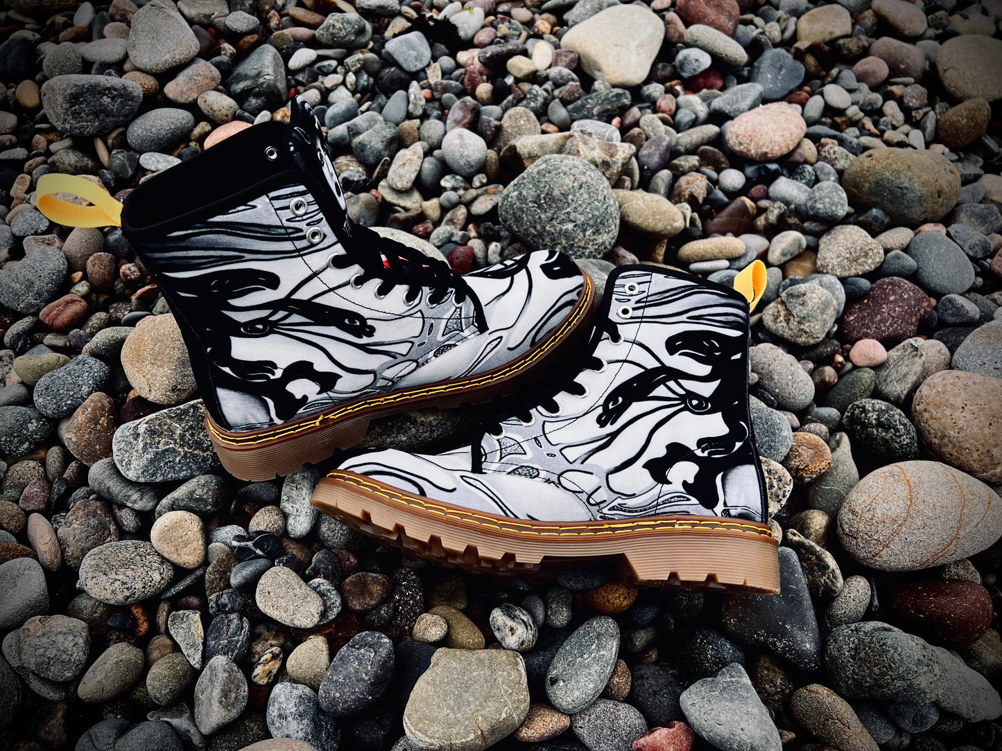Pink Ribbon (Noir) - Art Boots For Women