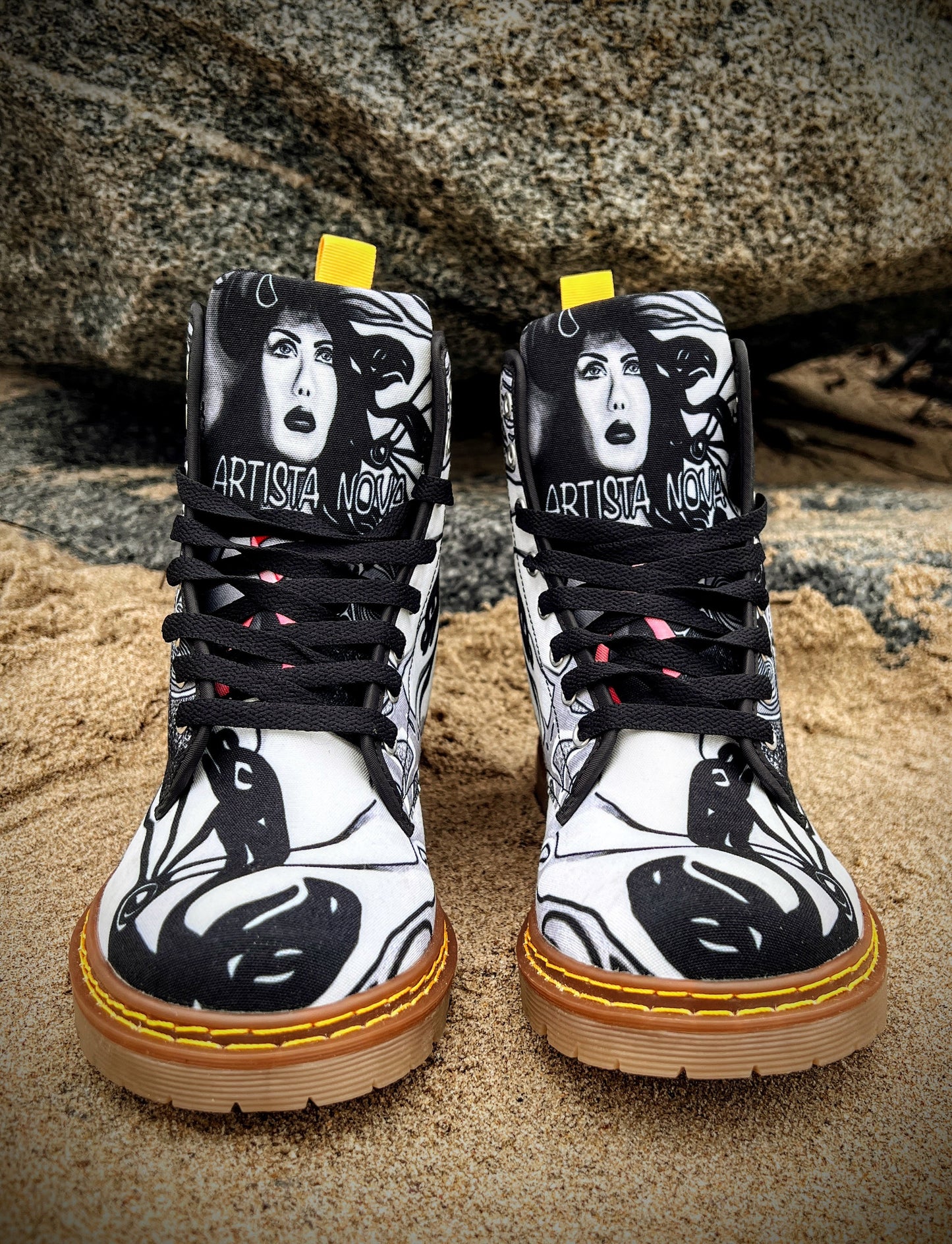 Pink Ribbon (Noir) - Art Boots For Women